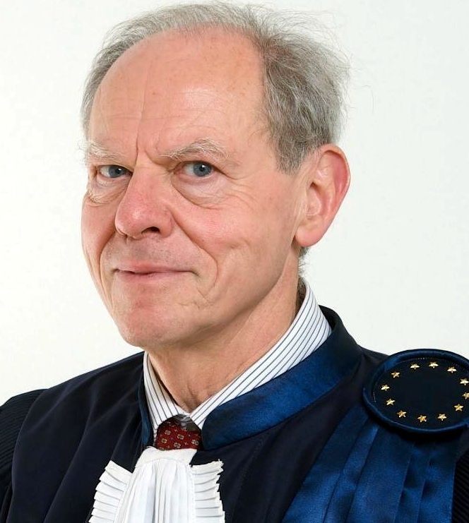 افول قانون اساسی‌گرایی و ظهور قوانین اساسی پوشالی