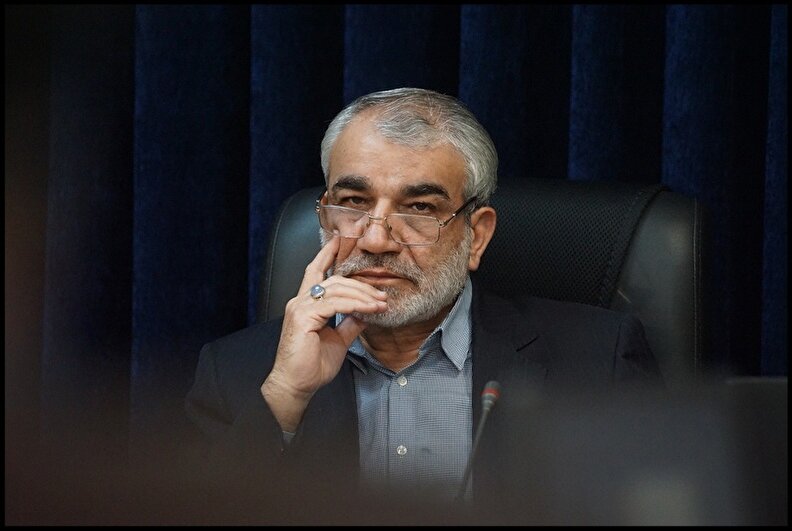 دکتر کدخدایی: دفاع مقام معظم رهبری از  ابعاد مختلف حقوق ملت در جنگ تحمیلی اخیر باید در این همایش تبیین شود