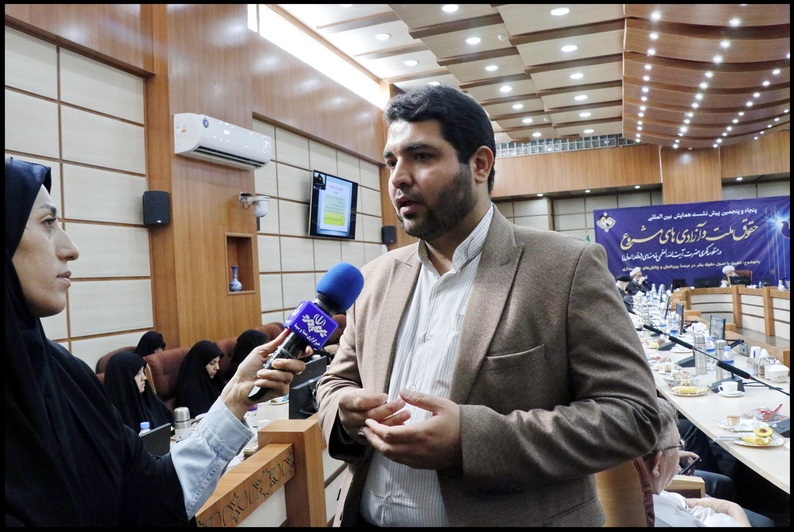 در منظومه‌ فکری آیت‌الله‌العظمی خامنه‌ای، حقوق ملت جوهره‌ پیوند میان مردم و حاکمیت در نظام اسلامی است