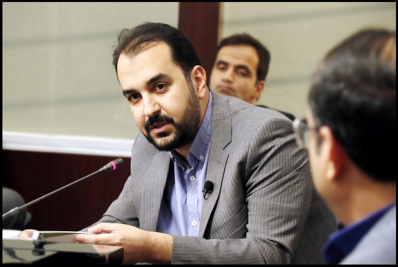 هم صیانت از حقوق ملت وظیفه حقوقدان ایرانی است و هم صیانت از عرصهای که تحقق و بسط این حقوق را ممکن ساخته است هم صیانت از حقوق ملت وظیفه حقوقدان ایرانی است و هم صیانت از عرصهای که تحقق و بسط این حقوق را ممکن ساخته است