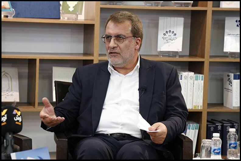 پژوهشکده شورای نگهبان می تواند با تولید ادبیات و محتوای فاخر، به صورت علمی و عملی برای حقوق اساسی منبع‌سازی کند